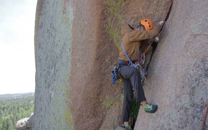 teens learn rock climbing skills in colorado